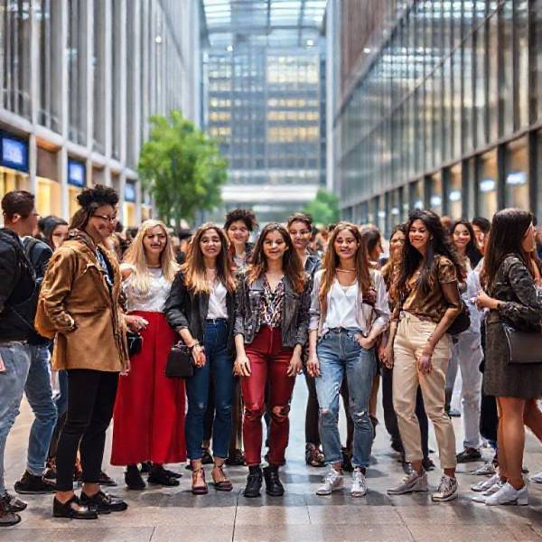 Geger Citayam Fashion Week: Fenomena Anak Muda dan Ekspresi Diri di Ruang Publik